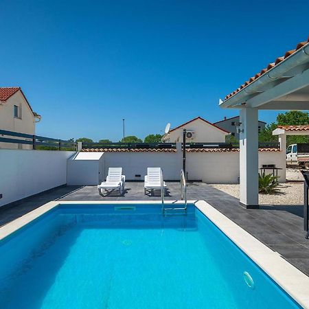 Villa Sarah ميدولين المظهر الخارجي الصورة