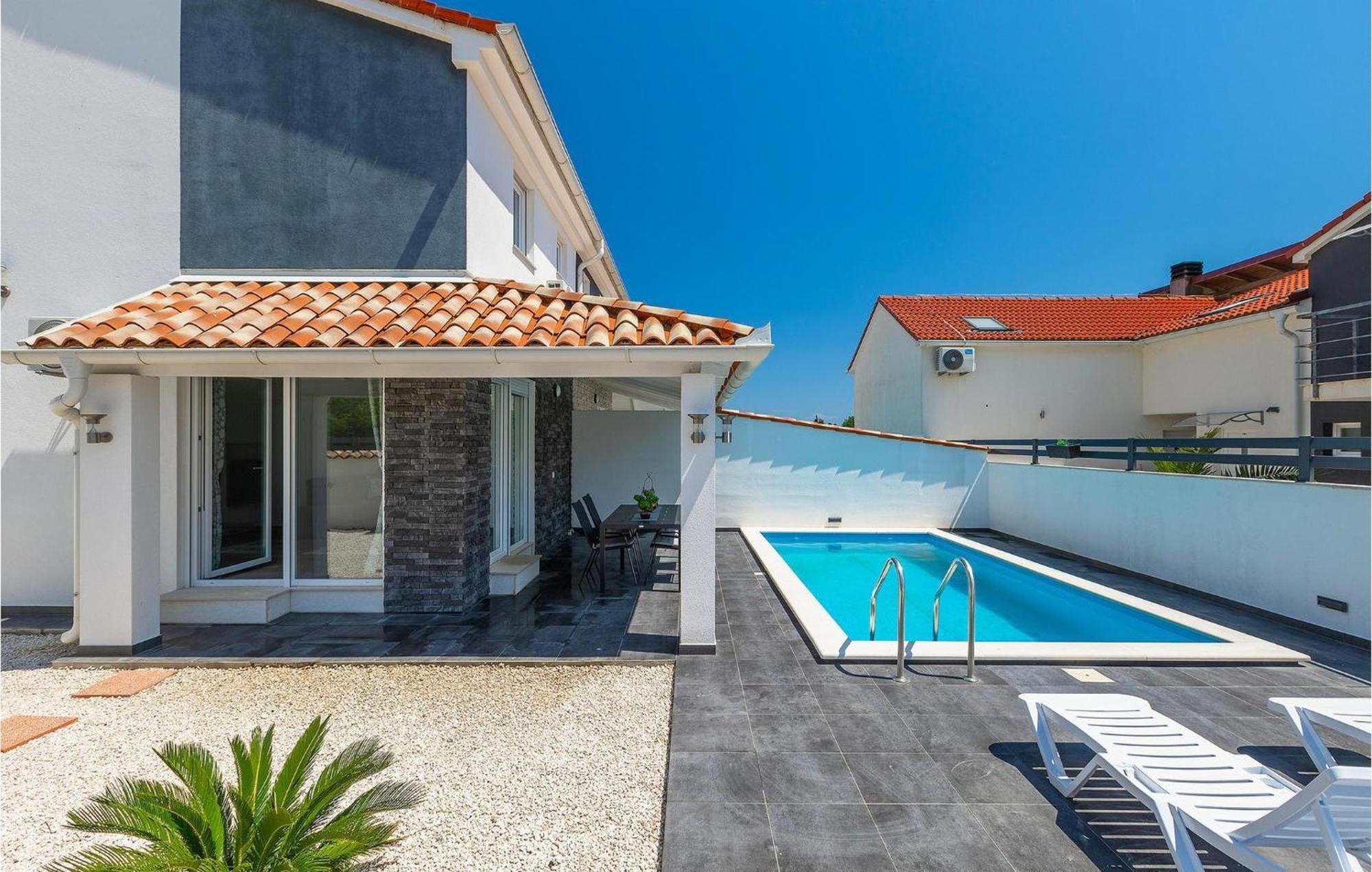 Villa Sarah ميدولين المظهر الخارجي الصورة