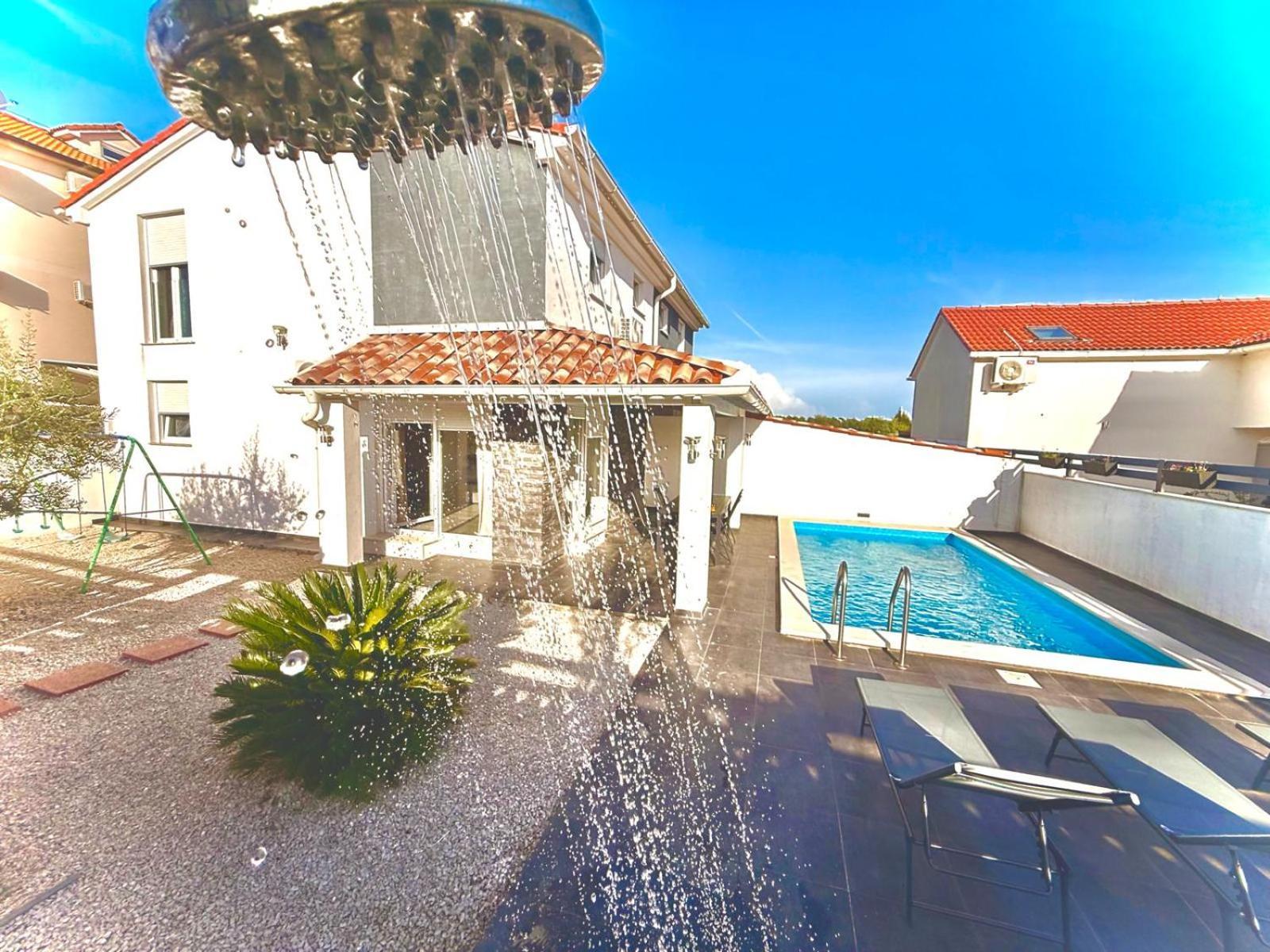 Villa Sarah ميدولين المظهر الخارجي الصورة
