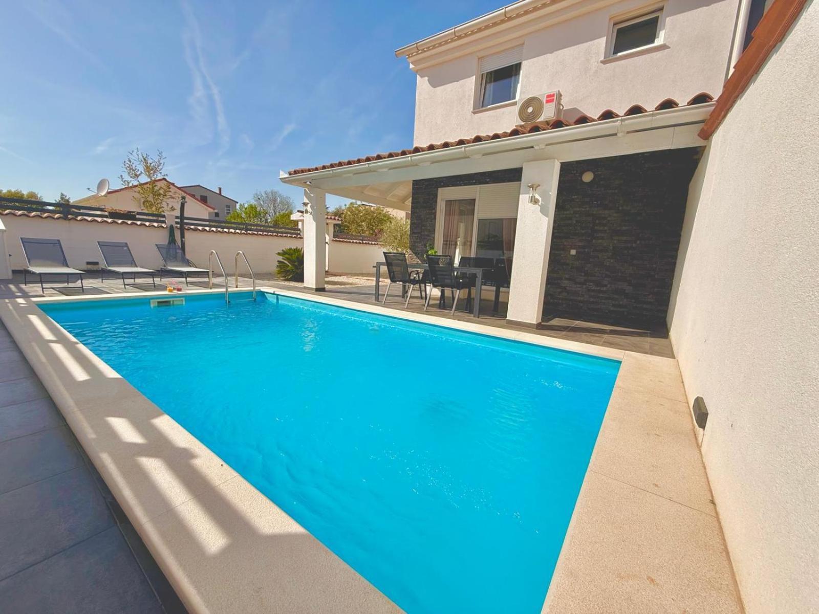 Villa Sarah ميدولين المظهر الخارجي الصورة